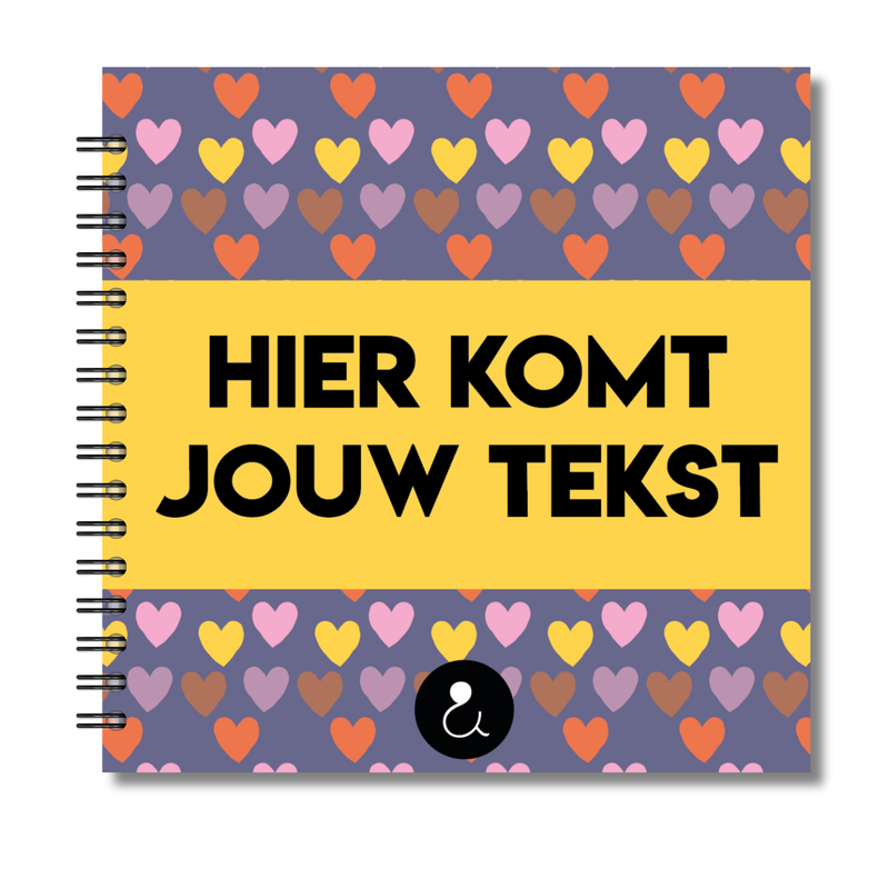 Plakboek Op Maat | Fotoboek Eigen Tekst | Gepersonaliseerd Scrapbook | Vierkant 21x21cm | Hartjes